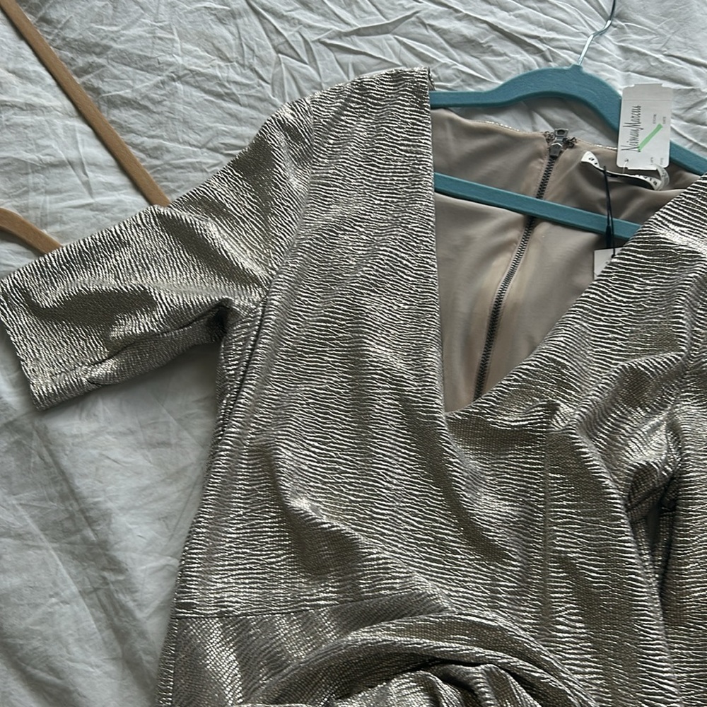 Alice & Olivia A+O Metallic Gold Dress 8 NWT - Picture 9 of 9